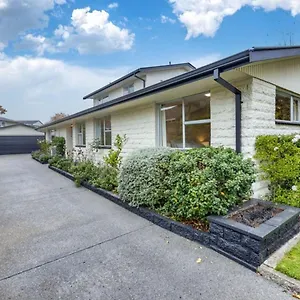 Gasthof The Airport House, Christchurch